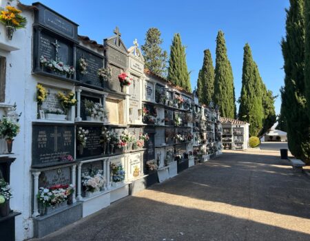 Desde este lunes 5, el cementerio municipal cambia de horario