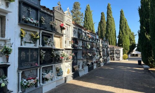 Desde este lunes 5, el cementerio municipal cambia de horario